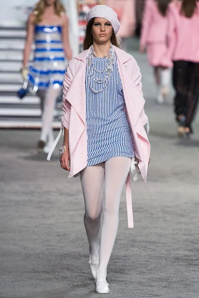 Look 44
